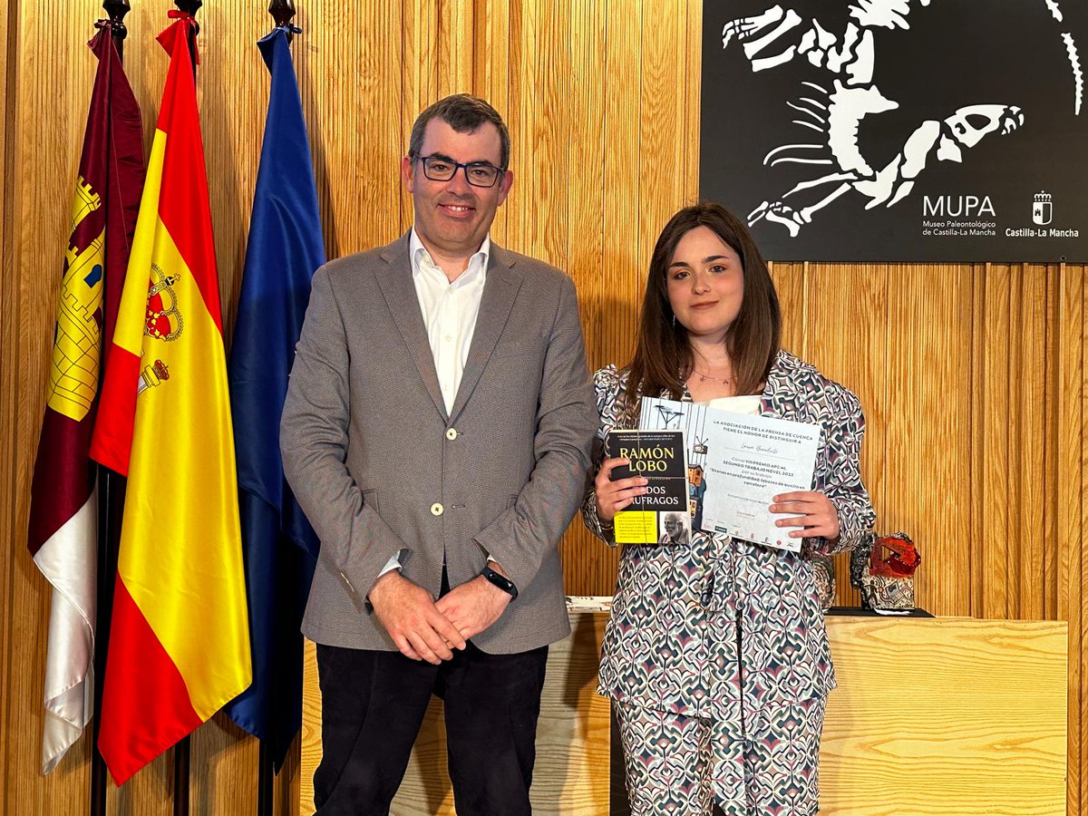 El segundo premio a “Periodista Novel” es para Laura Benedicto Melero por “Sirenas en profundidad: labores de auxilio en carretera” emitido en el programa En Profundidad de @CMM_es 

#VIIIPremiosAPC #Periodismo #Cuenca
