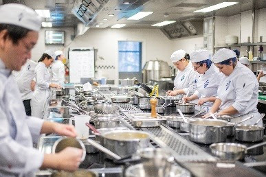 Le Cordon Bleu London's scholarship competition for 2024 is open. Culinary enthusiasts can vie for a spot in the Grand Diplôme program and internship at CORD by Le Cordon Bleu, alongside accommodation for a year and mentoring by Michel Roux Jr cordonbleu.edu/london/scholar…