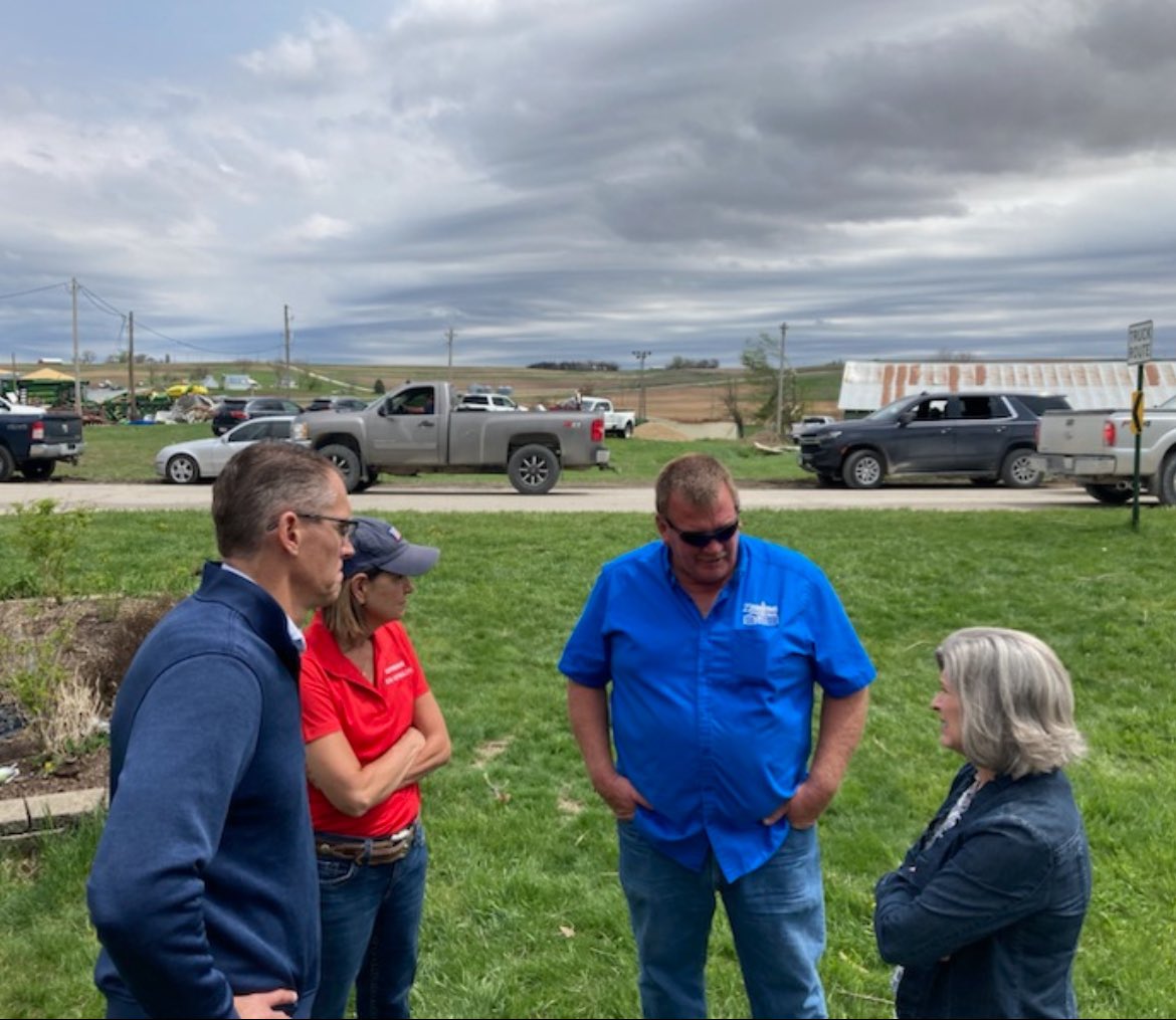 When I was in Minden with @IAGovernor and @SenJoniErnst, we had the chance to speak with Mayor Kevin Zimmerman. Kevin cares deeply about his community and it shows. We all told him that we’d be with Minden every step of the way as we recover and rebuild. #IA04