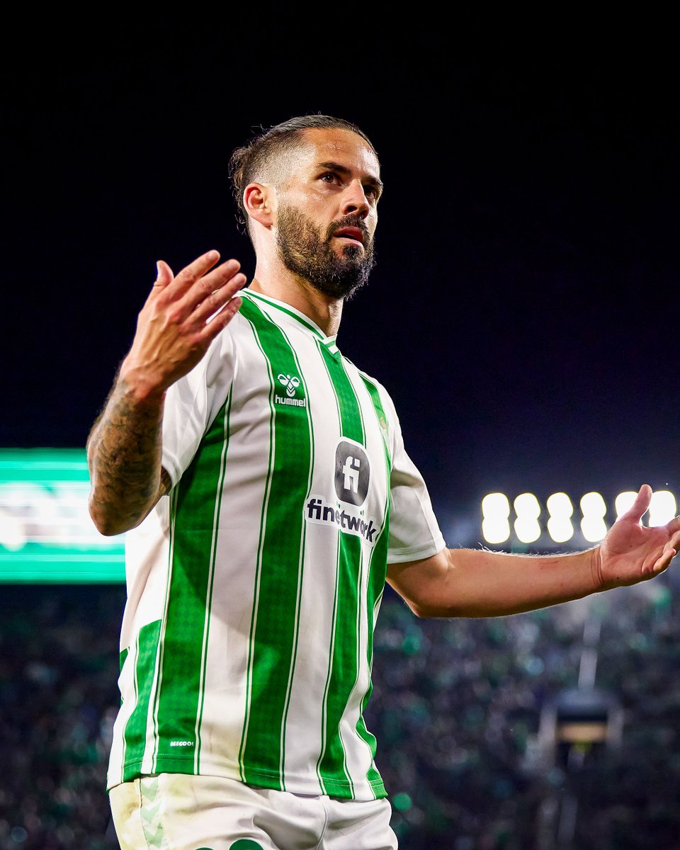 Isco is the La Liga Player of the Month for April 🌟

He's played 27 league games for Betis this season and has been named MVP in 18 of them. 

Wow 👏