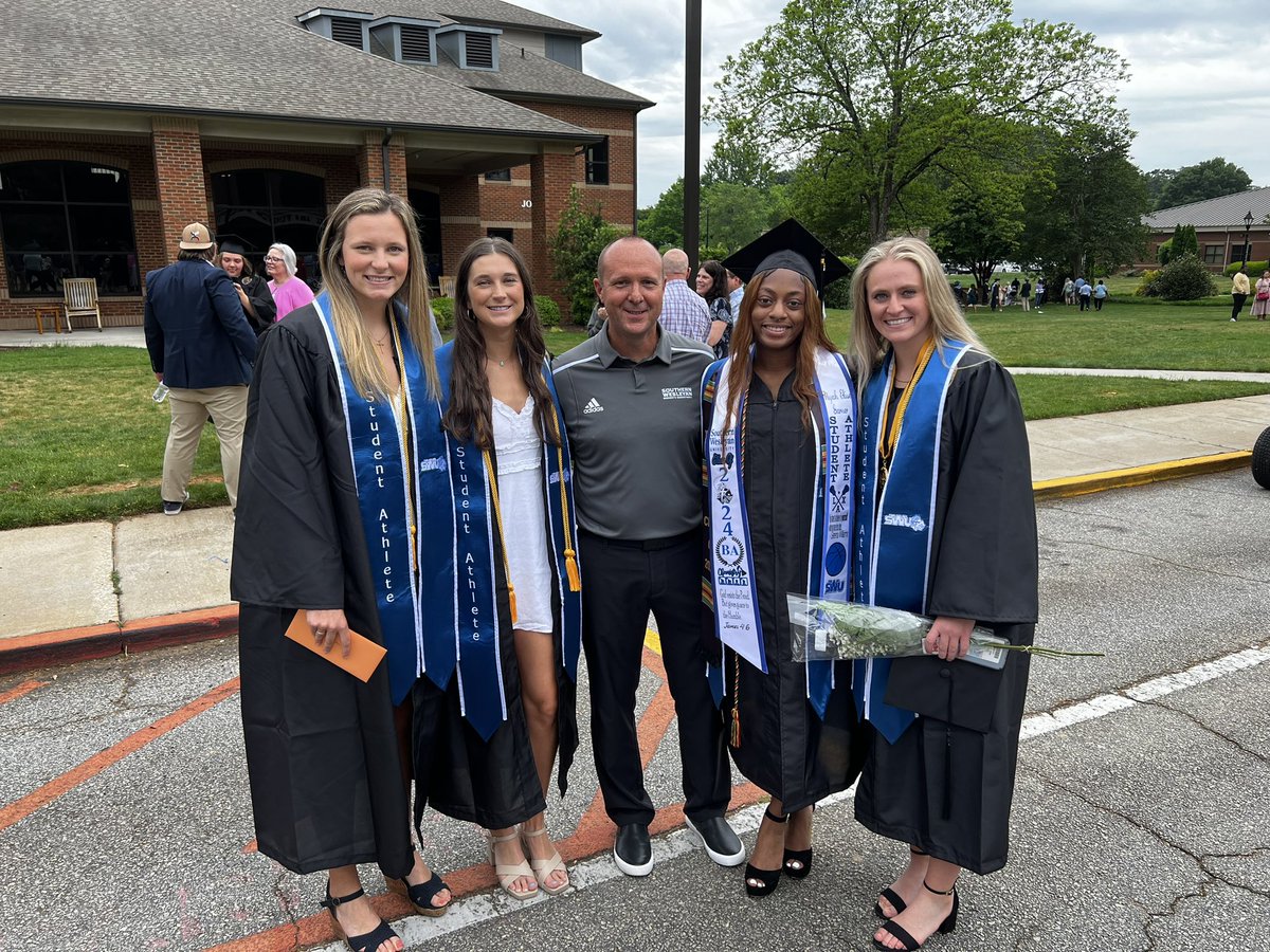 SWU women’s basketball team had 4 seniors start the next phase of their lives. We will sorely miss them being part of this program. Thank you for the memories and we look forward to hearing the one you all create in the future. #TeamSWU