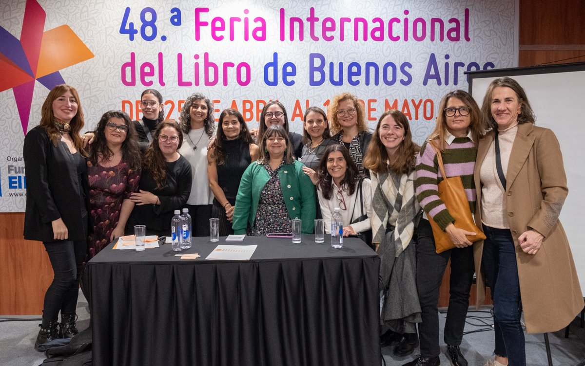 🟠🗞️ Las periodistas Marina Abiuso, Julia López, Mariana Iglesias y Gisela Busaniche reflexionaron sobre la violencia contra mujeres con voz pública y estrategias para su abordaje en @ferialibro con @UNICEFargentina @UNFPAargentina @PNUDArgentina @ONUMujeres @GeneroRed