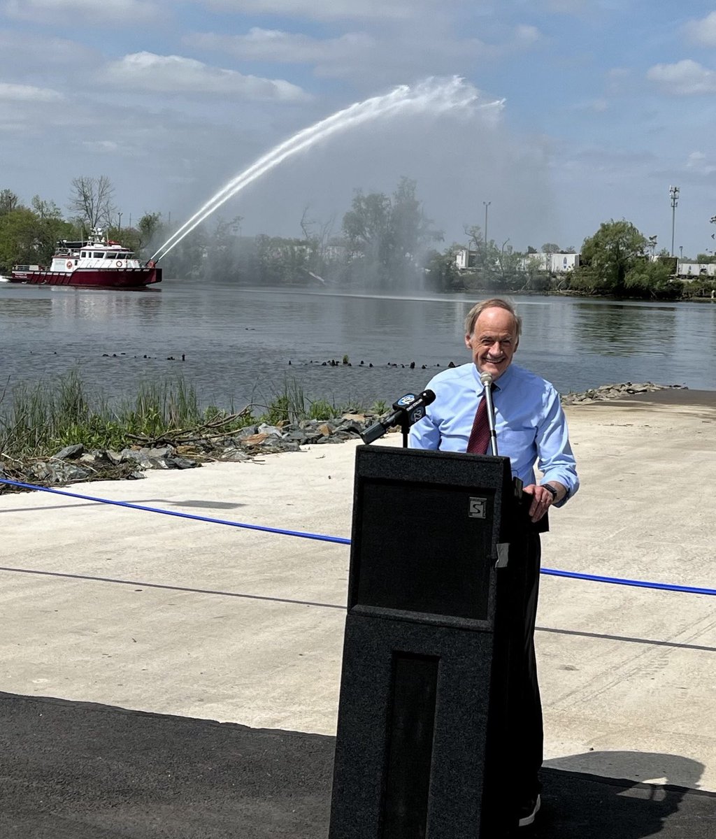 I'm glad to join @MikePurzycki, @DelawareDNREC Secretary Garvin, @USFWS, and @NOAA today to cut the ribbon on the new 7th Street Boating & Fishing Area here in Wilmington! Projects like this support the local economy and provide recreational opportunities for generations to come.