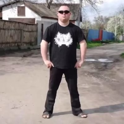 Это чтоб вы не забывали, как я выгляжу.