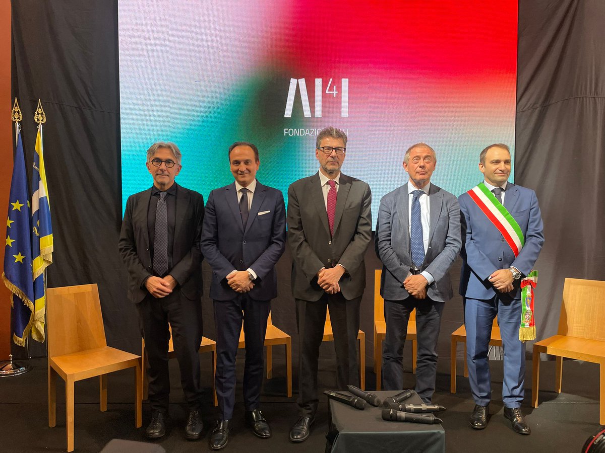 Giorgetti a Torino per inaugurazione #AI4Industry con Bernini, Urso, Cirio, Lo Russo. “Il mandato è preciso: presidiare le applicazioni dell’#intelligenzaartificiale ai settori industriali a partire da aerospazio e automotive. Dobbiamo guardare avanti” ▶️ shorturl.at/bkF69