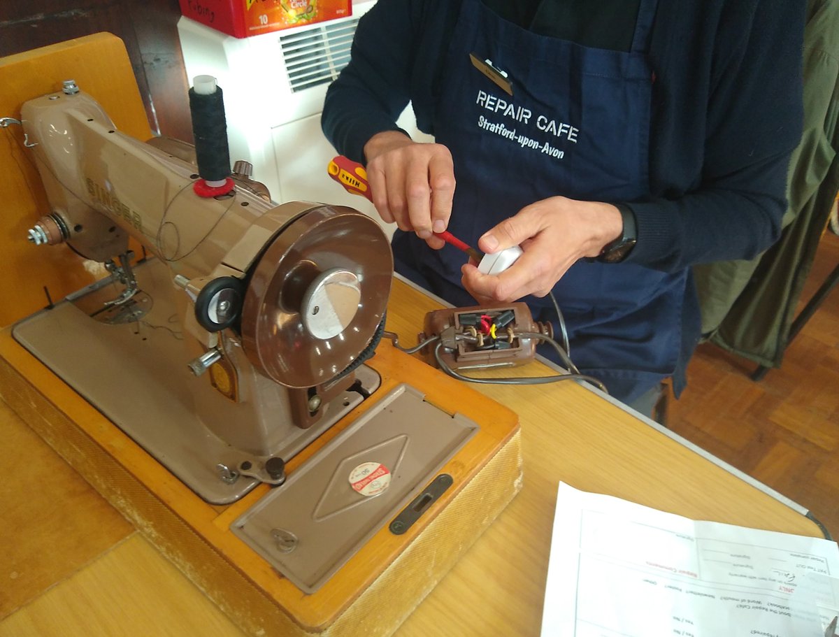 It's the first Saturday of the month so it's #RepairCafe day! In conjunction with @OurTownTrust we're at @SuAMethodists church hall in Old Town from 10am to 2pm. Bring your old broken things and see if we can fix them!