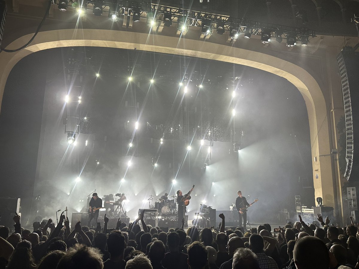Brixton…It’s good to be back. @editorsofficial