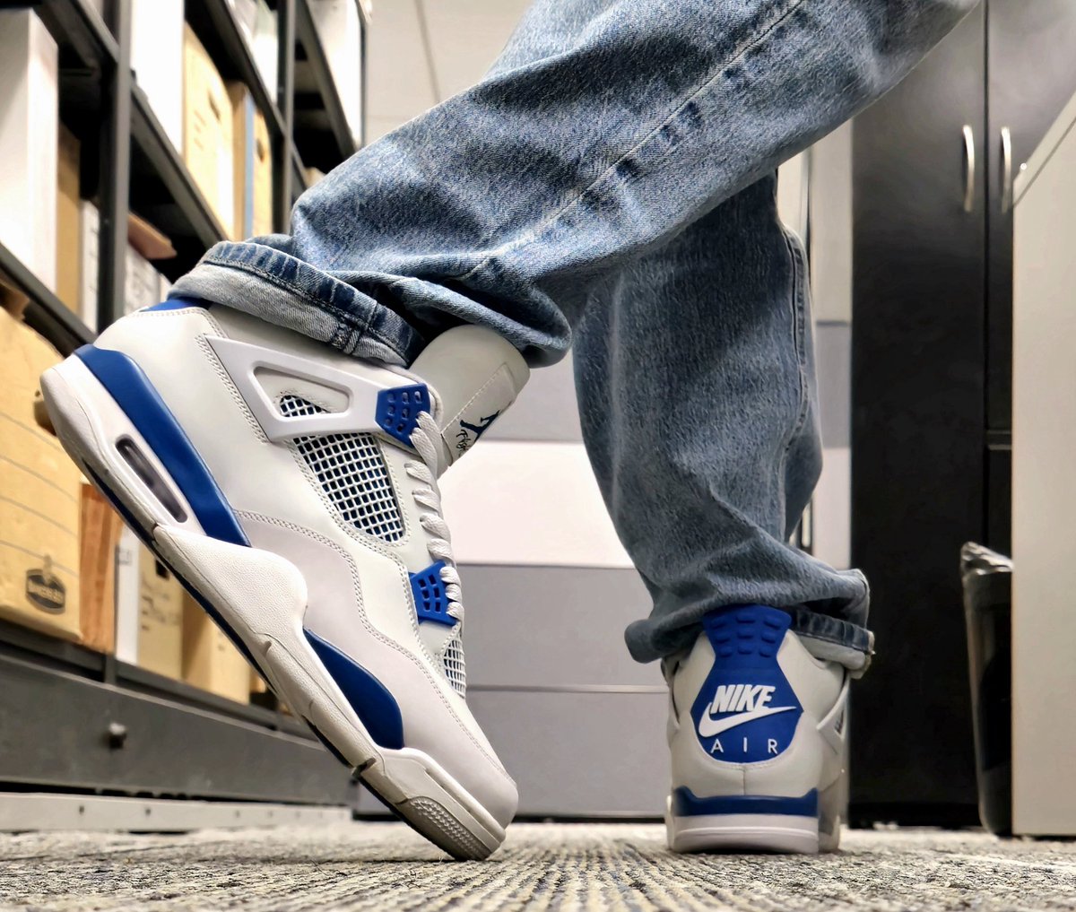 TGIF! Felt like today was a good day to UnDs these. Jordan 4 'Military Blue'. Good luck to everyone going after these this weekend. Have a blessed weekend! #Nike #Jordan #jordan4 #JMillzChallenge #sneakerhead #yoursneakersaredope #wearyoursneakers #SNKRS
