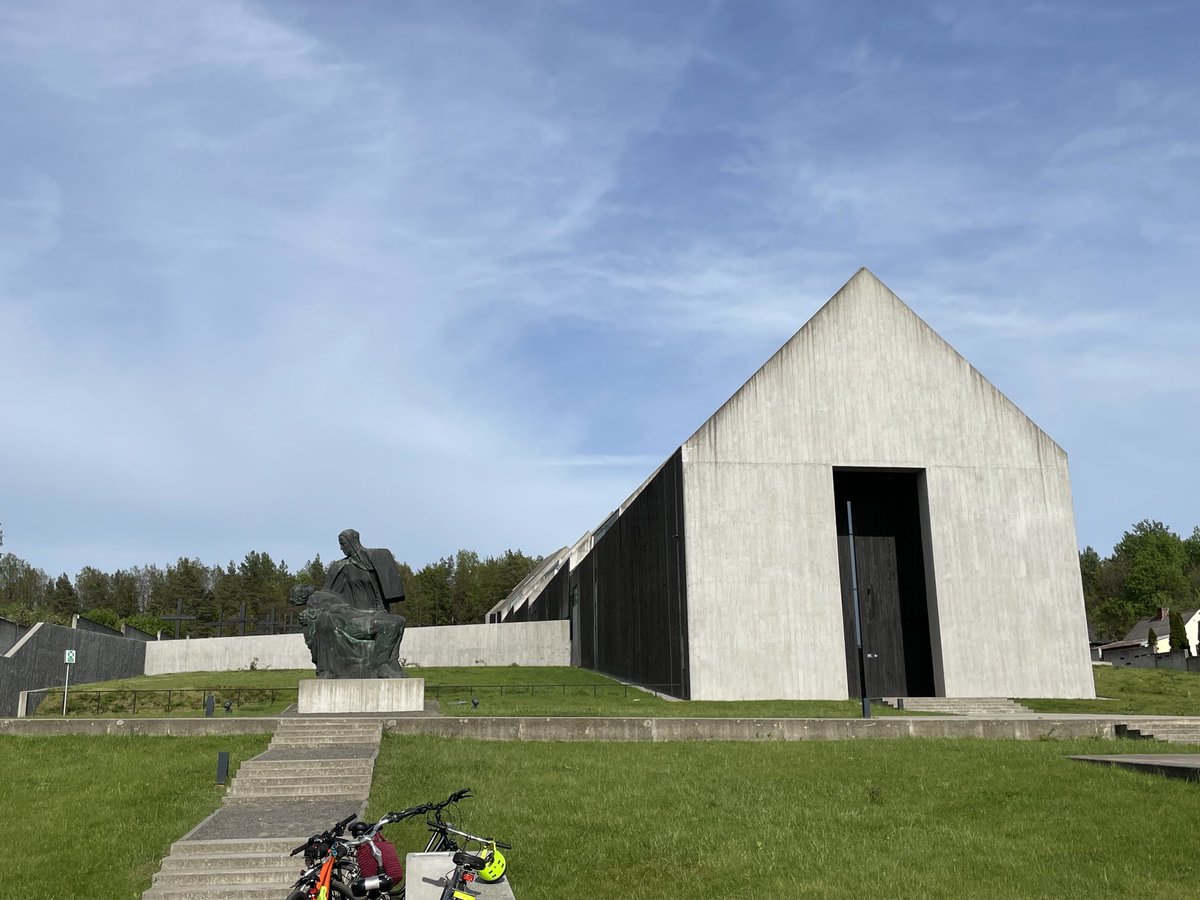 Przejmująca wystawa w Muzeum Martyrologii Wsi Polskiej w #Michniów. I n dowodów na to, że Niemiec jak chce to potrafi