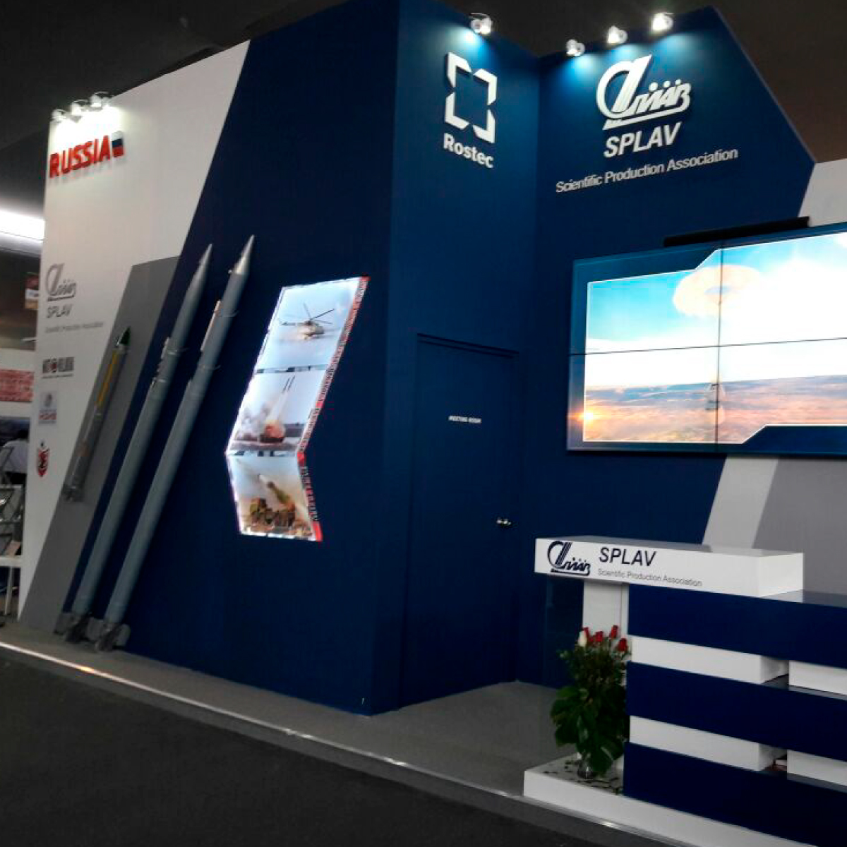 Modularteperu's tweet photo. En Modularte estamos emocionados de compartir nuestro proyecto de diseño, fabricación y montaje de stand para ROSOBORONEXPORT en el evento corporativo de SITDEF PERU, celebrado en el cuartel general del ejército en Lima. 🚀

¡Contáctanos hoy mismo!✨
📧 info@modularte.pe https://t.co/MMGy6aUEhY