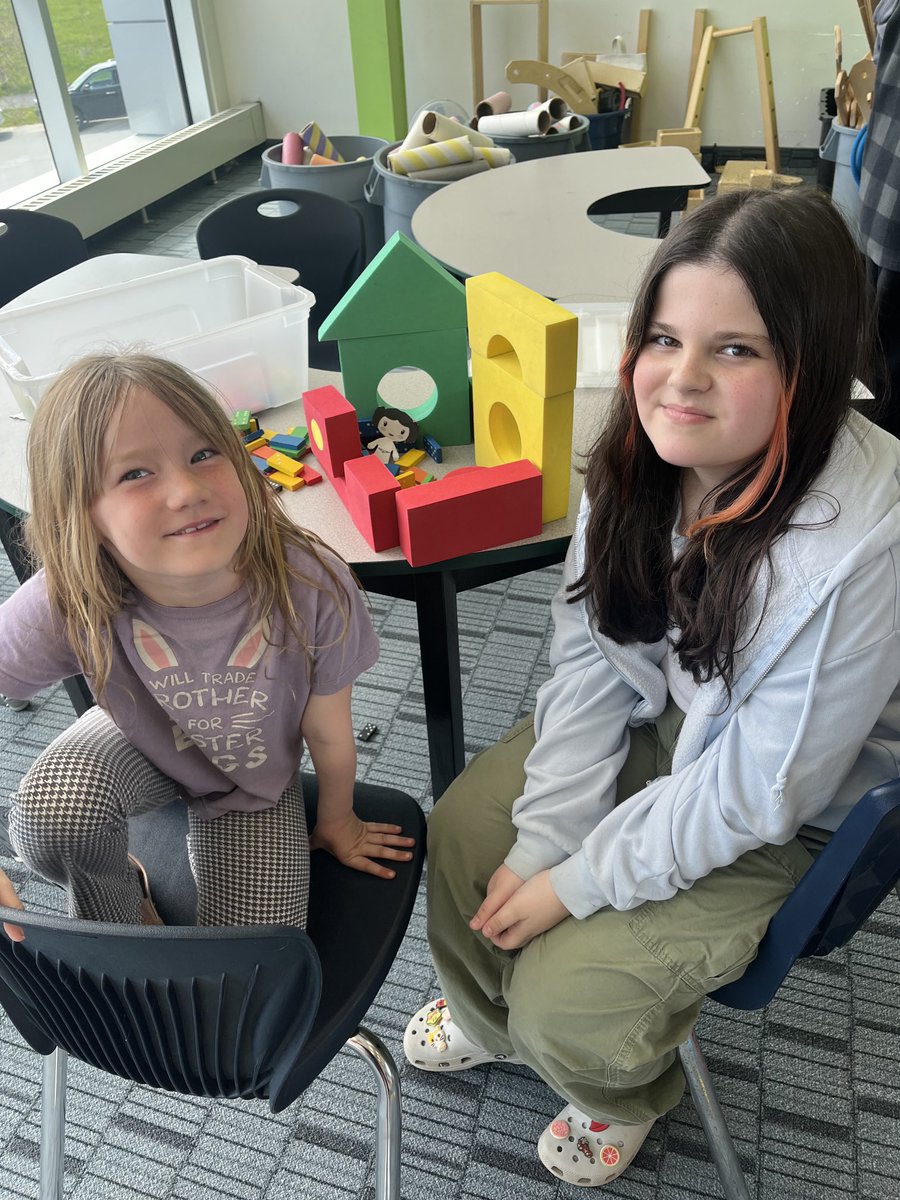 May the 4th be with you!! STEM challenge with our grade 5/6 buddies.
⁦<a href="/EcoleMaple_LDSB/">École Maple Elementary School</a>⁩ ⁦<a href="/mrsbarton_LDSB/">Lisa Barton</a>⁩