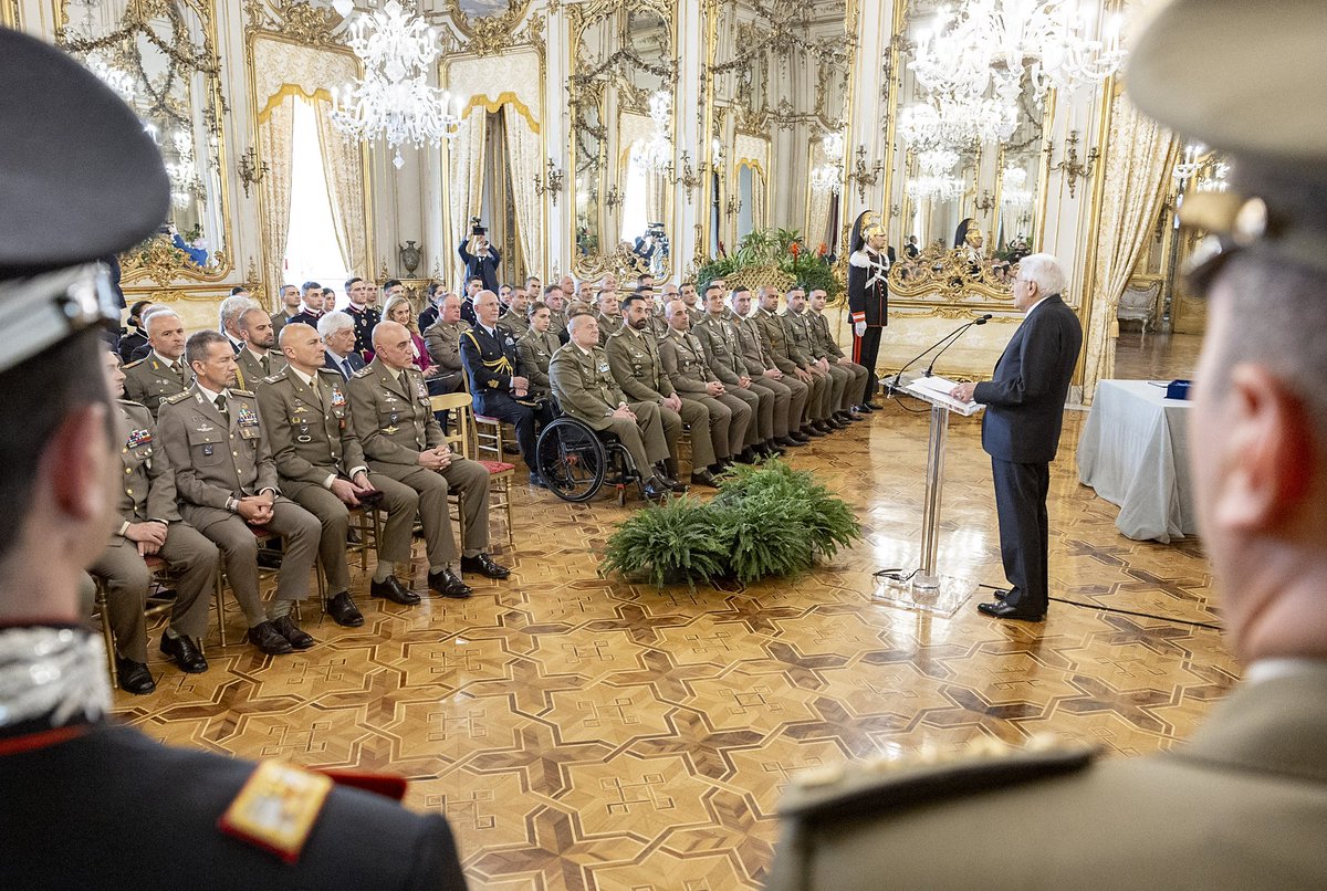 Il Presidente #Mattarella riceve una rappresentanza dell’#Esercitoitaliano in occasione del 163° anniversario della sua fondazione Il video: youtu.be/DZAfQP9RFi0?si…