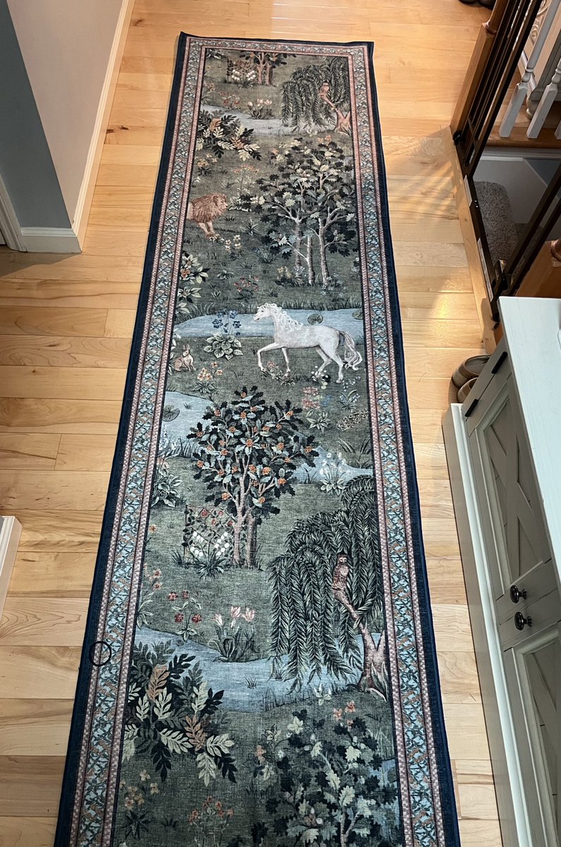 I'm kind of really excited about my new rug. 🦄🥰