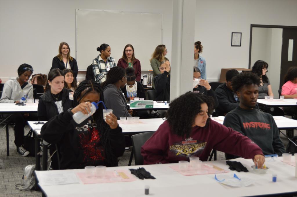 🏫Thanks for hanging with us, @RoselleCatholic, and taking an interest in how we're working to protect public health and the environment! Glad you enjoyed our Lab in Edison, NJ! 🔬