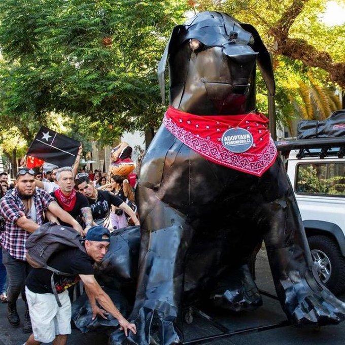 Pobres wns, parecían enfermos mentales paseando al perro Matapaco y ahora el Merluzo le dio la espalda, dijo 'Es burdo, no le encuentro ningún sentido'.
Me río toda la semana!!😅 #RenunciaBoric #RUFyAmnistíaACarabineros #EstadoDeExcepcion #EstadoDeSitio