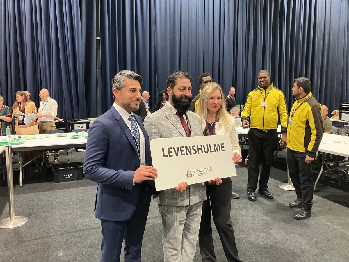 🌹 Delighted that @zahid4Labour has been reelected! Thank you to our wonderful residents for continuing to place your trust in us, and to all the candidates who stood and made it a great contest. The work for a fairer, greener Levenshulme continues!