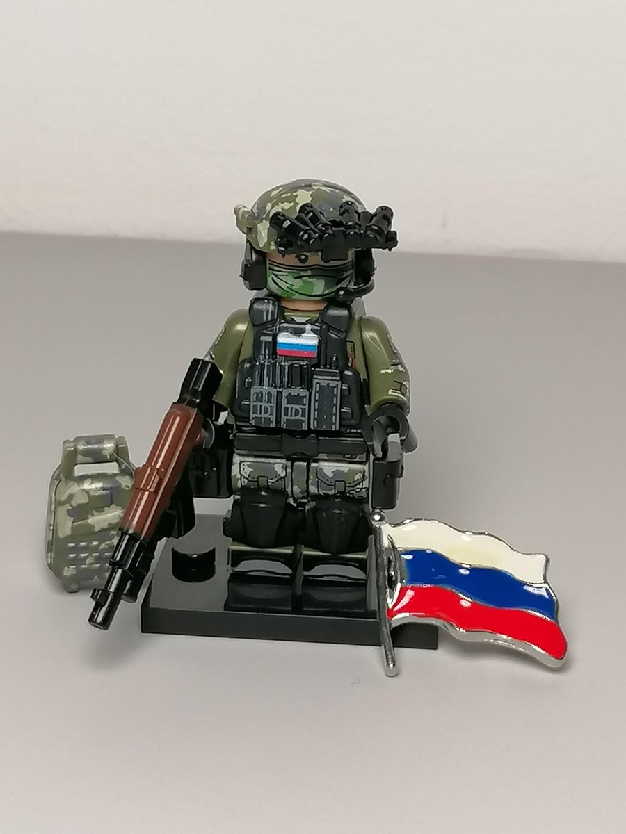 Modern Russian soldier minifigure with pin
parsifalbrick.com/boutiqued10140…
#militaryminifigs #minifigures #militarylego