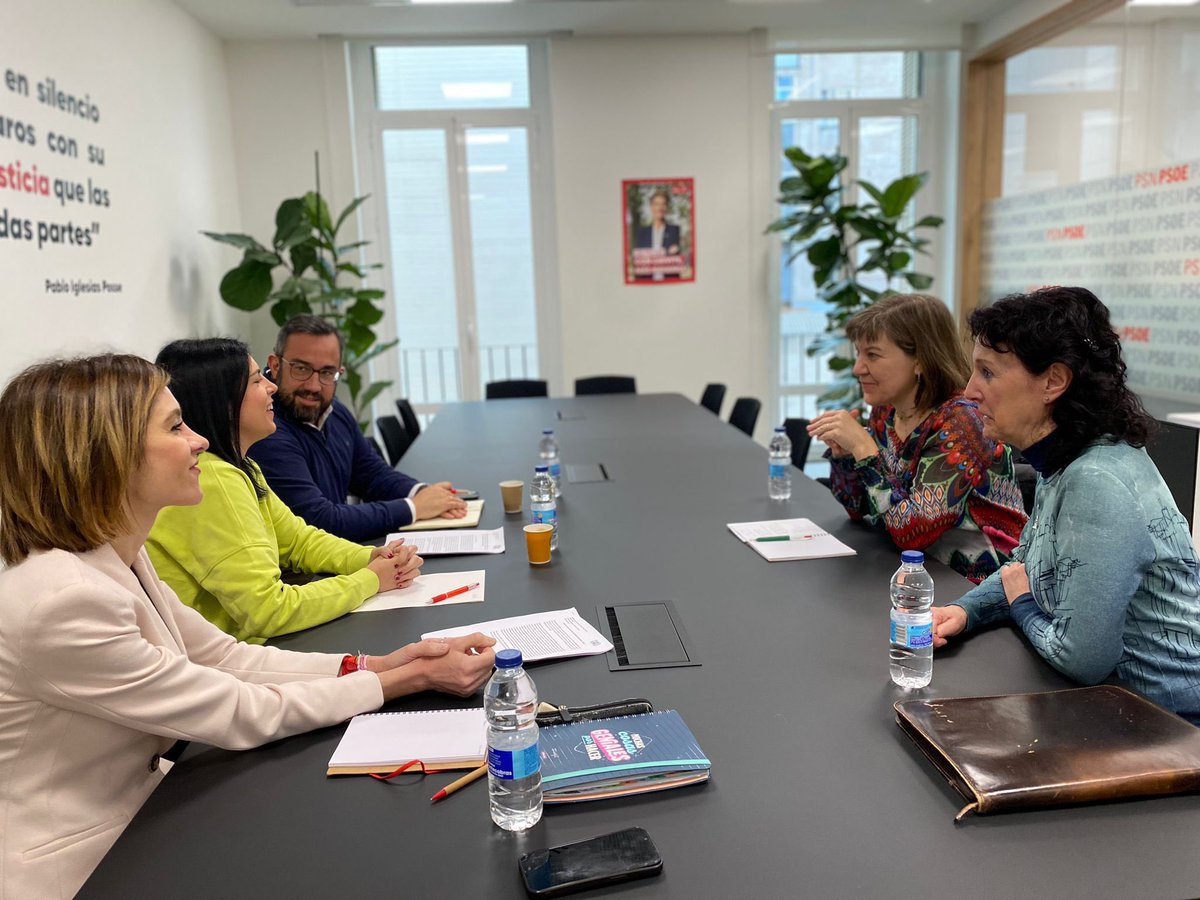 👉He mantenido junto a @_AMaldonado_ y @nmsantos78 un encuentro con @MagaleNavarra, la Asociación de Familias de Acogida de Navarra. ✅Debemos seguir potenciando y facilitando la labor y formula del acogimiento familiar. Hacen una labor imprescindible en nuestra sociedad.