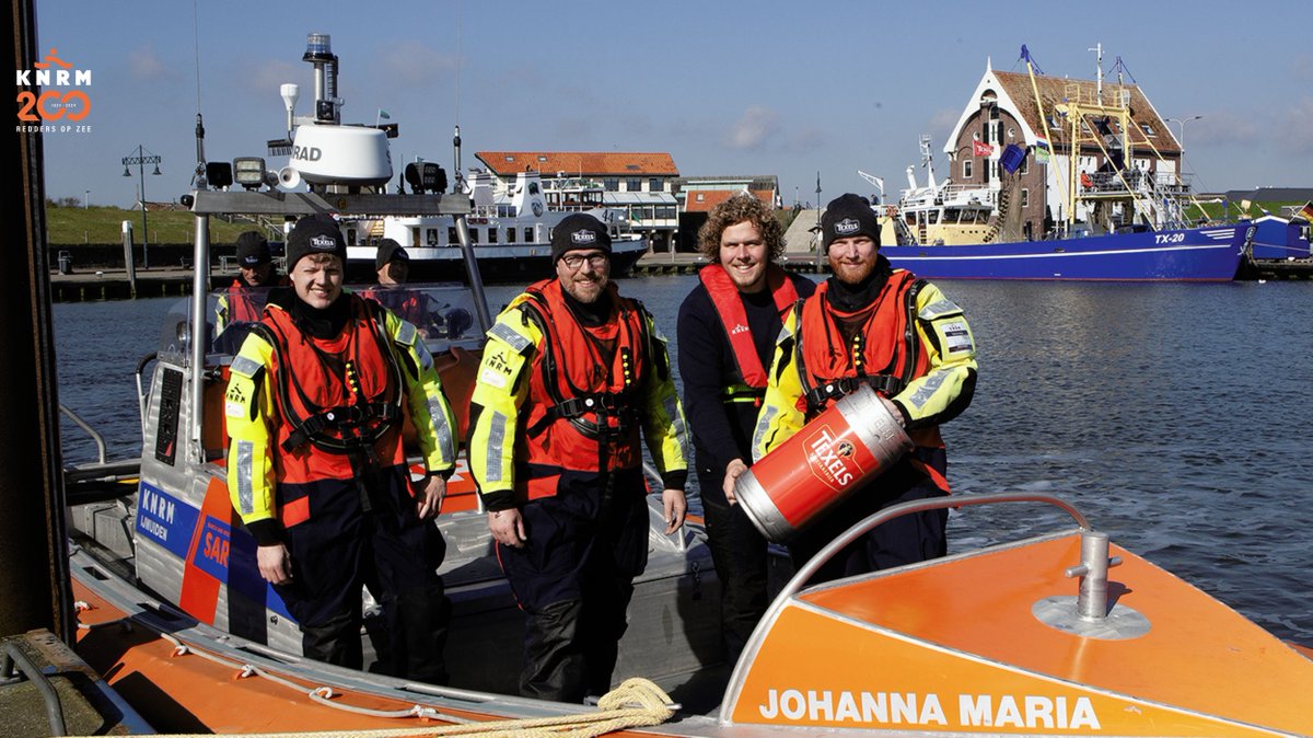 KNRM's tweet image. Texelse Bierbrouwerij brengt Texels Geheim 2024 naar de vaste wal. Vanwege het 200-jarig bestaan van de KNRM wordt een deel van de omzet van het bier gedoneerd aan de KNRM. Een licht bier met een vleugje zeezout, een knipoog naar het aloude werkgebied van de vrijwillige redders