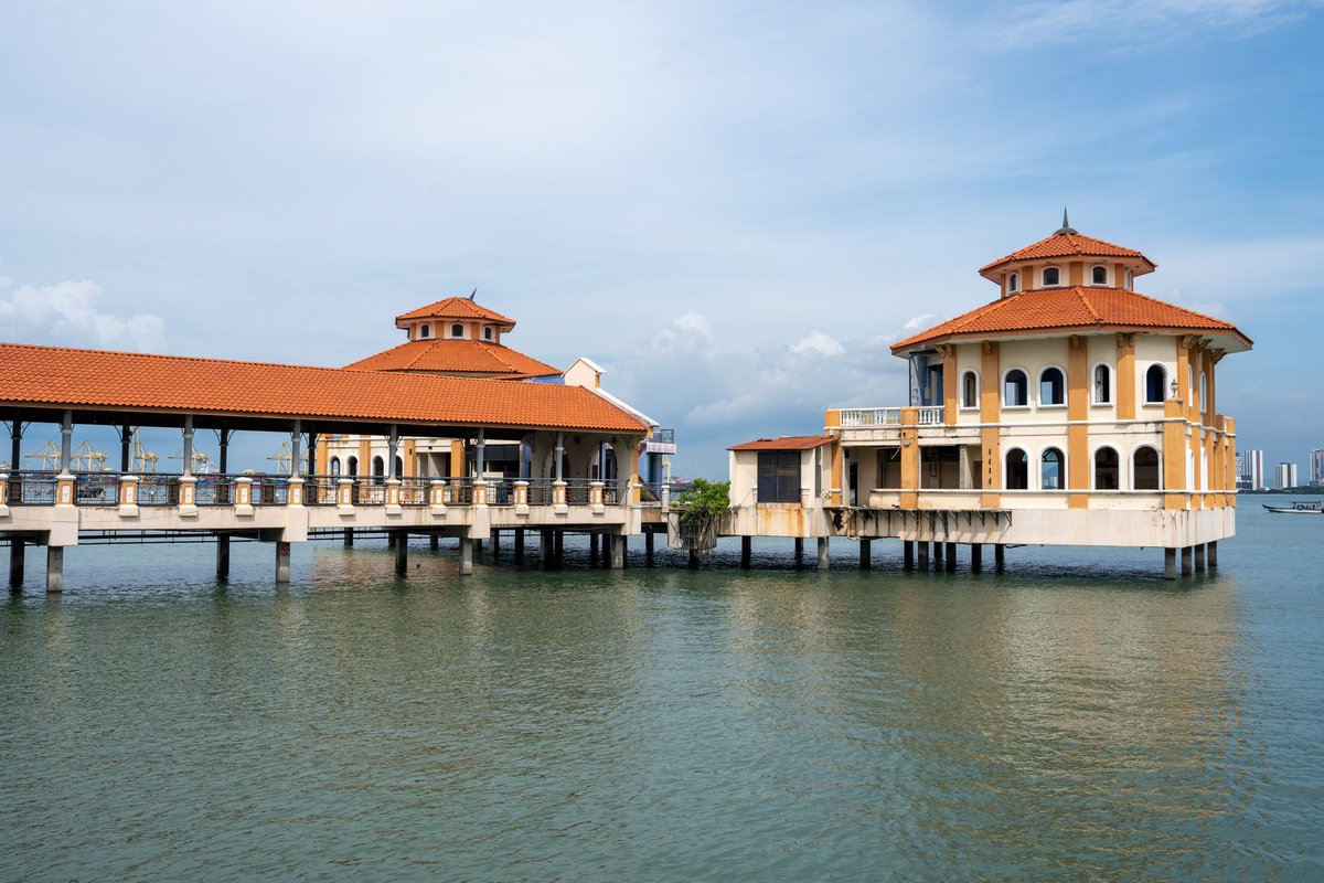 alamy.com/a-pier-buildin…
A Pier Building of George Town on Penang Island in Malaysia Asia
Alamy Stock Photo 
Self Promotion 
#Malaysia #Georgetown #penang #TravelTheWorld #Travel #traveltips #travelnews #travelphotography #photography #photooftheday #photo #photographer