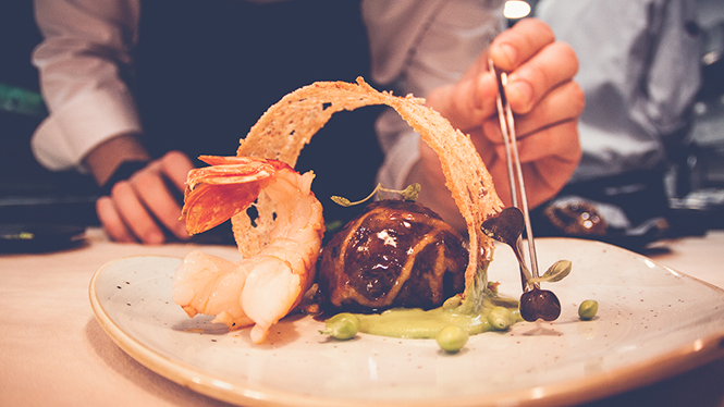 La gastronomia és un dels atributs més ben valorats: el maig ens arriba amb #HotelTapaTour! amb les millors tapes d'autor, fusionant tradició i innovació gastronòmica.🍴✨ ➡️tuit.cat/E1cr4 @BarcelonaTurism @bcn_ajuntament @cambraBCN @TurismeDIBA @gourmeetclub