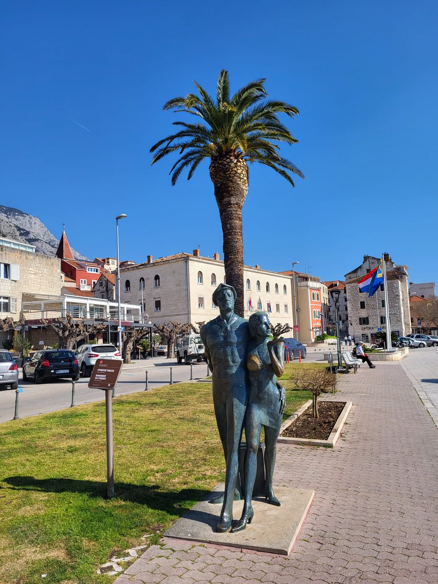 Makarska,spomenik turistima (Monument dedicated to tourists)😛❤️❤️❤️