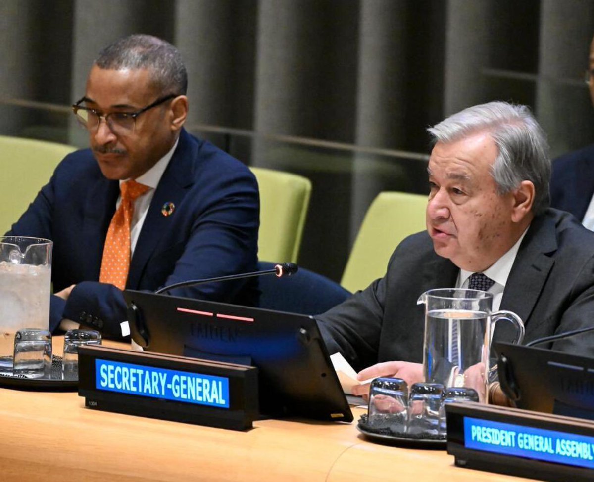 🌍 Ensuring #HumanSecurity is not just a goal—it's a necessity.
Explore the latest insights from the @UN 4th Secretary-General Report on Human Security, highlighting global achievements, emerging challenges, and actionable recommendations. 
Dive in ➡️ bit.ly/SGReportonHS