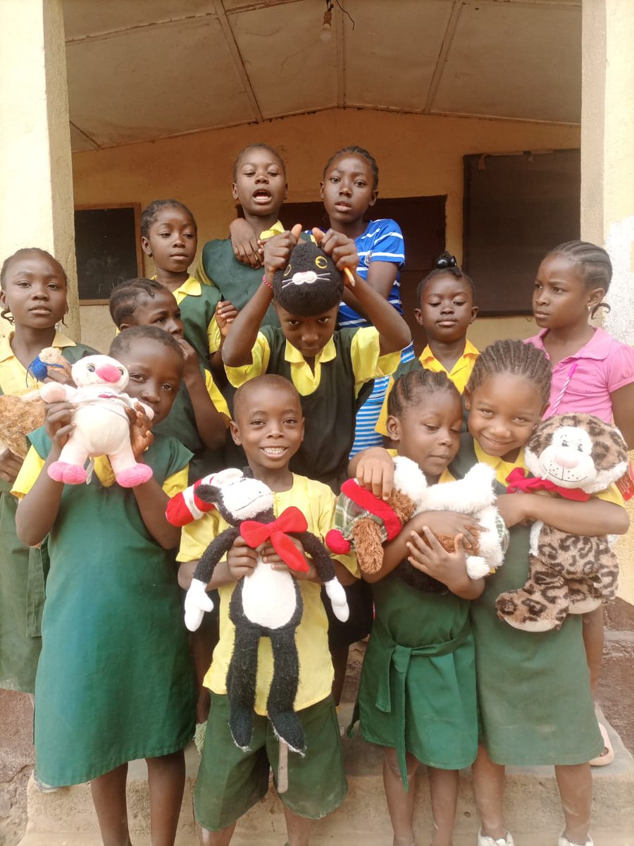 Using #stuffedanimals and #friendlypets as educational tools for children can be incredibly beneficial for instilling values of love, respect, kindness, and compassion for animals. 
@Animal__People @HumaneEducation @TheIHS @HumaneRescue @TheHumaneLeague @sharetheworld
