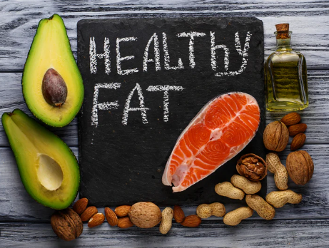 Swap foods that are high in unhealthy fats, such as fried foods, processed snacks, and baked goods which can lead to #inflammation,⬆️cholesterol levels, and⬆️risk for heart disease. Instead, choose healthier sources of fat like nuts, seeds, avocado, & olive oil. #health