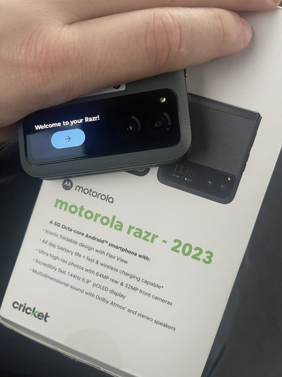 SmokeTalksTech's tweet image. Just got one of these when switching back to my old carrier. I’m actually REALLY hype to try this out.