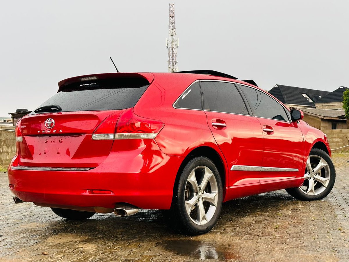 Registered 🇳🇬 (1 MONTH USED) 2010 TOYOTA VENZA XLE 100% Toks Standard Super Clean Mint Condition Full Options Thumb-start Ignition Panoramic roof Power-booth Buy and Drive Price: N14.6M PLEASE LET'S REPOST NOW🙏