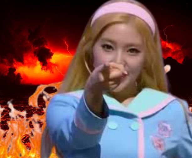 KdramaQ_offical's tweet photo. Someone better pay joy the salary of the center 3 markating director. They better do that @SMTOWNGLOBAL 
#RedVelvetiscoming #RedVelvet https://t.co/MvyA31DY3E