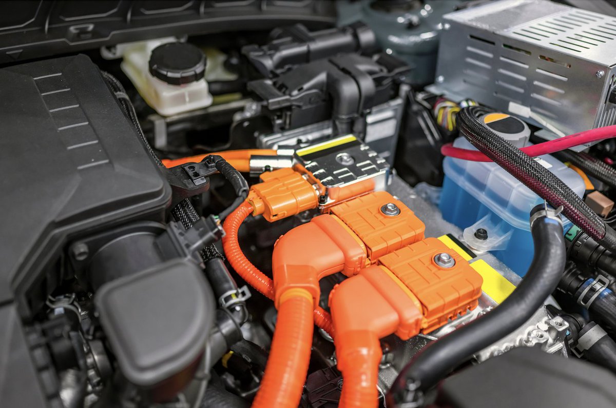 How much do you know about automotive sensors? Take this quiz to test your knowledge. ow.ly/vIMu50RvzKV #happyfriday #quiz #techbriefs #automotivesensors #sensors #automotivesystems #internalcombustion #hybrid #electricvehicles #EV