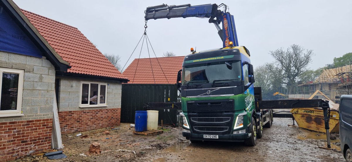Last minute 20ft store delivered in Holbeach to finish the week off nicely 👇🏻

#container #storage #hiab #lorry #delivery #Holbeach #Lincolnshire #construction #shiresomuchmore #shiretoilethire