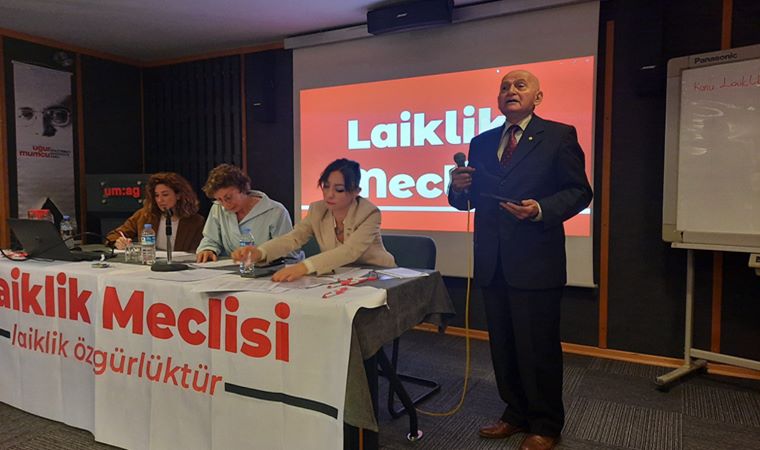 İstanbul'da yürüyüş düzenlenecek Laiklik Meclisi: 'Yeni Anayasa' girişimine karşı her alanda mücadele edeceğiz cumhuriyet.com.tr/siyaset/laikli…
