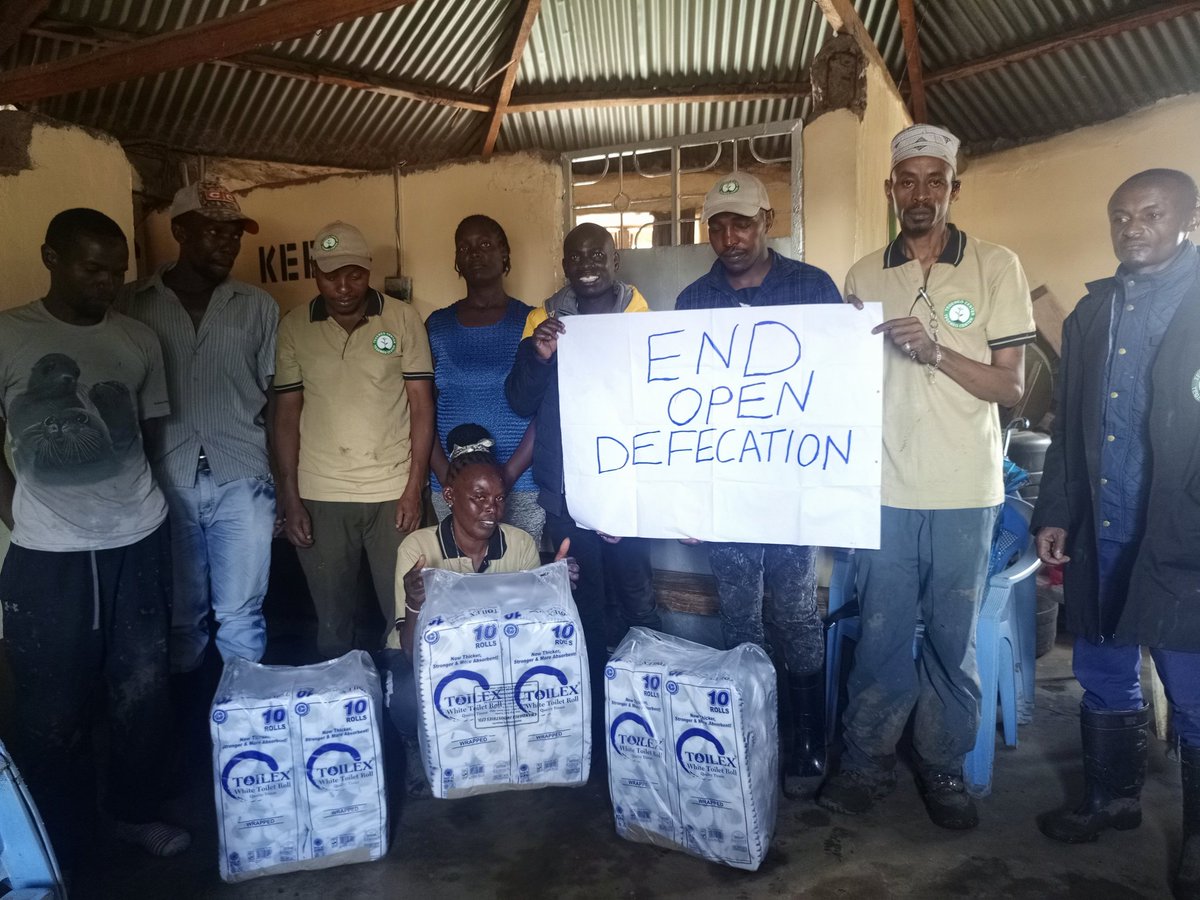 VivaAfric's tweet image. #EndOpenDEFECATION Today we are visiting Tegemeo Community to spread awareness against ending Open Defecation. Tegemeo residents reached out via the #InjusticeReporter and we are supporting them up a modern public toilet which shall restore  the dignity of residents.