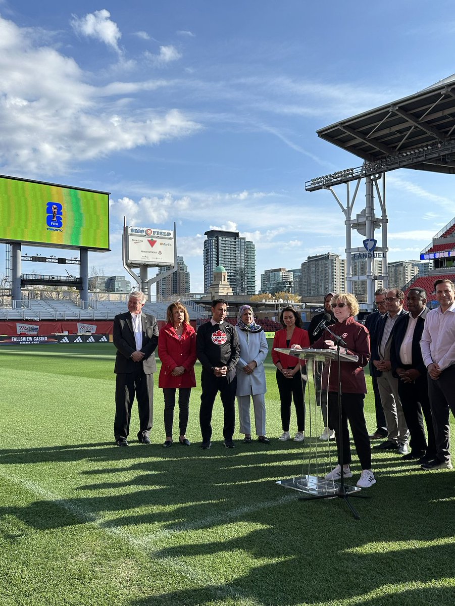 Some early-morning action at Toronto Stadium (@BMOField ) today ⚽👀

The federal government has just announced its allocation of more than $104 million to the 2026 FIFA World Cup in Toronto!

🏆 Full press release: toronto.ca/news/city-of-t…

#WeAreToronto #WeAre26