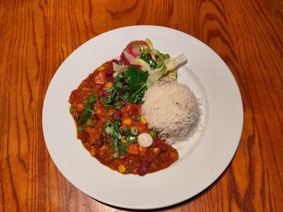 Today's Community Table lunch: bean chilli with rice and pickle salad 😋 

Freshly prepared with healthy ingredients and lots of flavour 🍲 
Our pay-what-you-can model fosters kindness and connection. 

Community Table is served Monday- Friday 12-2:30pm at Waterhouse Restaurant