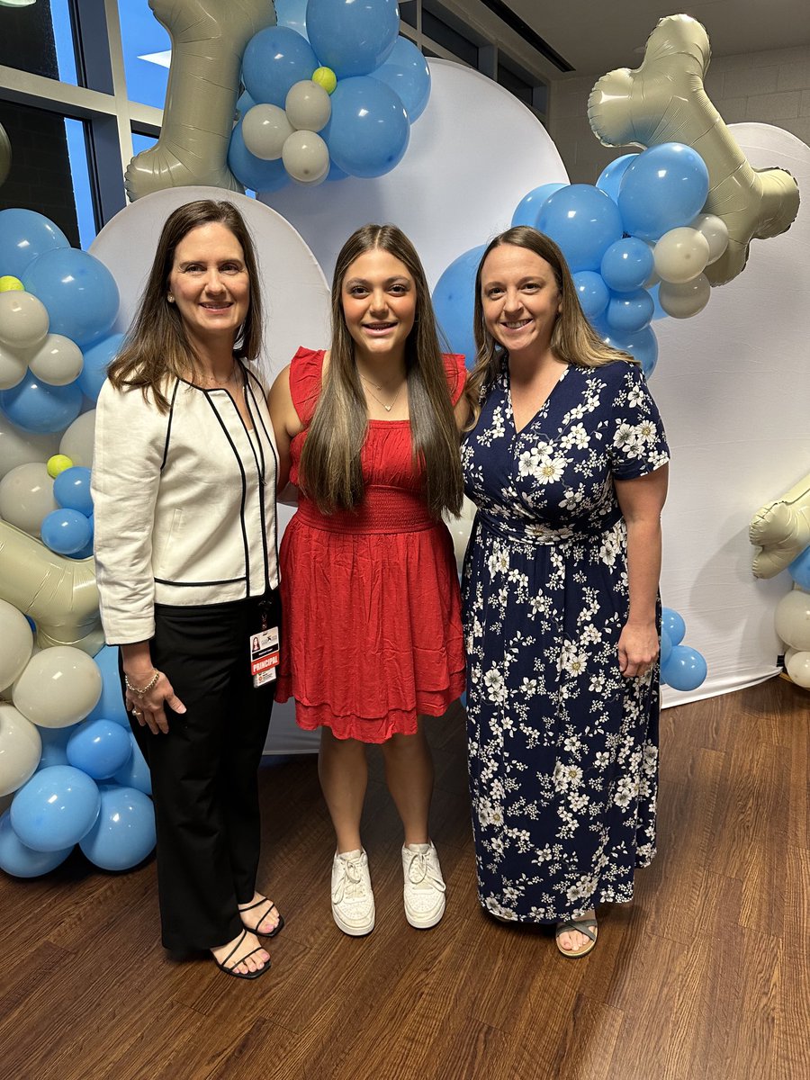 I had the pleasure of watching one of our students, Danielle Sanchez, perform an original song she wrote at the CCISD Volunteer Partnership Breakfast this morning! Our choir director, Mrs. Ruffin, and I could not be more proud of her accomplishments and talent!