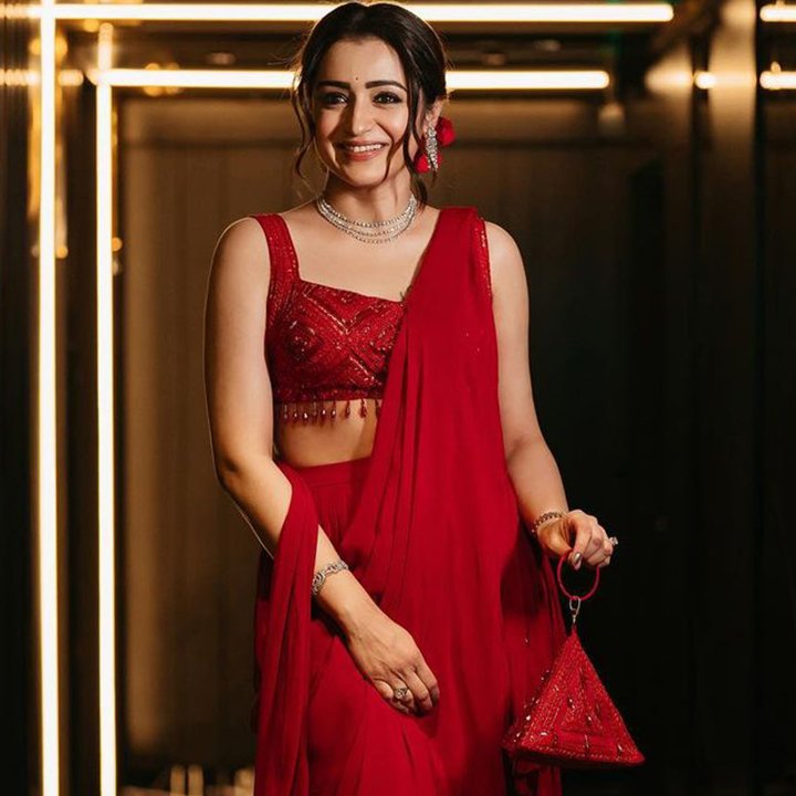 GMqEBAvb0AAWbc1?format=jpg&name=900x900