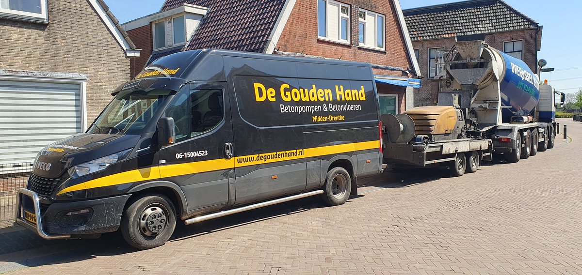 arjanvdijk71's tweet photo. Gisteren 5 storten beton en cemfloor gedaan in samenwerking met Overijssel Beton Staphorst. Het ging weer mooi, we zijn begonnen in Wanneperveen, daarna Giethoorn, daarna Hoogeveen, Beilen en als laatste Westerbork. https://t.co/eQdg5opQRb https://t.co/cAzL6ThMdd