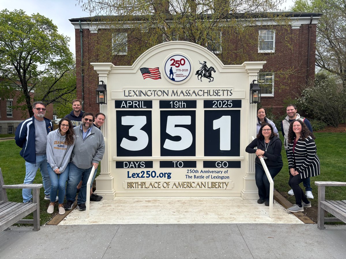 Shoutout to LPS Middle Social Studies dept, incl. #Lex250's Jane Hundley, today's #CalendarKeepers in #CountdownTo250📆They're shaping the future, empowering students to understand their role in making history. Kudos to all SS teachers for their dedication! 👏 #History #Education
