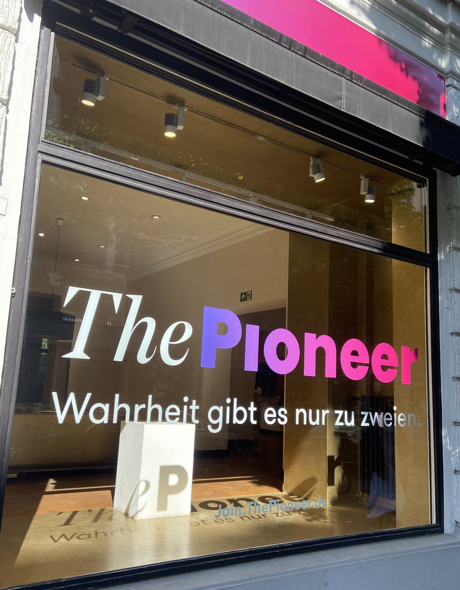 Ein Blick ins Schaufenster zum internationalen Tag der #Pressefreiheit. 📣 @ThePioneerDe ist angetreten, um den Debattenraum wieder zu erweitern.  Es geht um #Perspektivwechsel. Es geht darum, für die streitbare #Demokratie zu kämpfen – daran erinnern wir uns heute.…