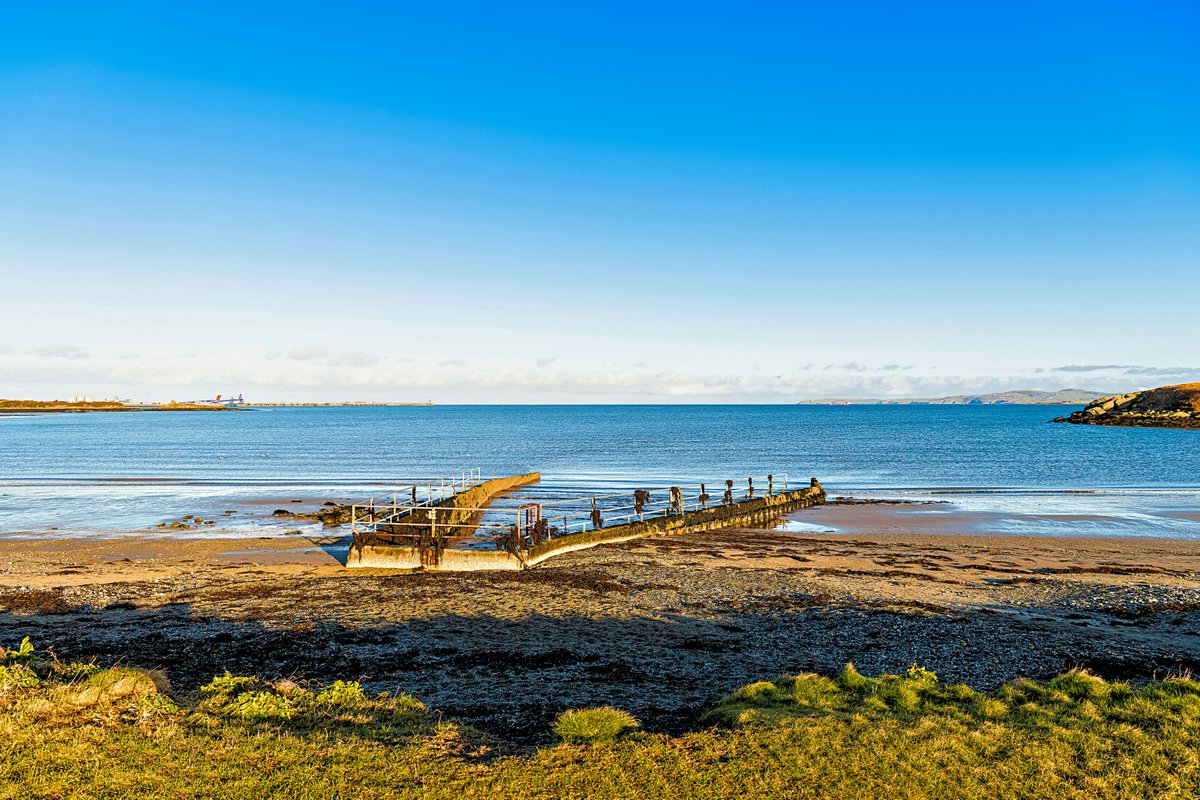 A lovely morning at Ynys Môn's Parc Arfordirol Penrhos's beach, just around the Holyhead headland. @Ruth_ITV @AngleseyScMedia @ItsYourWales @NWalesSocial @northwaleslive @OurWelshLife @northwalescom @AllThingsCymru #YnysMôn #Anglesey #Holyhead #ParcArfordirolPenrhos #Beach #Wales