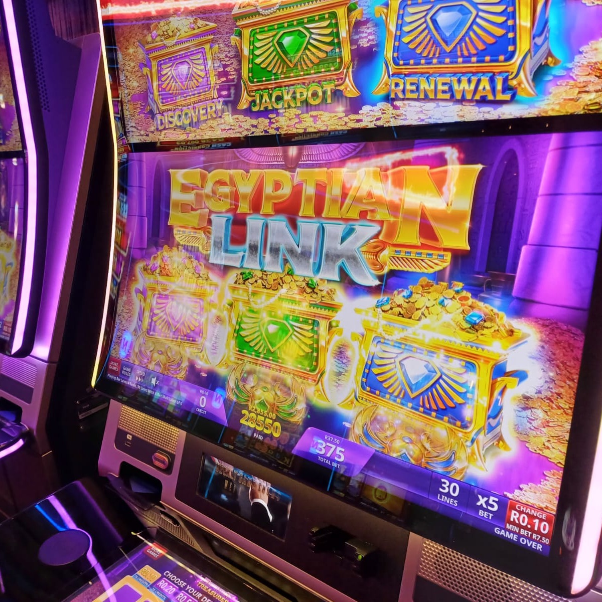 Slots Explosion! If you’re waiting in line to play Nefturi’s Treasures™ and Ramosis’ Treasures™ on our Egyptian Link Progressive, we’ve just added more slots to Banks 519 and 614. You could be the next Reel Winner. 18+ only | Winners know when to stop #Casino #EP #NewSlots