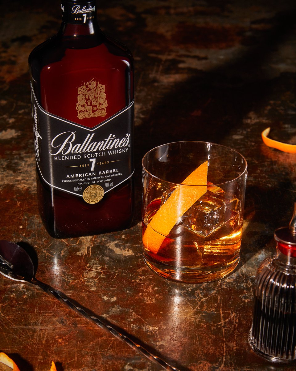Love an Old Fashioned? Why not give these similar whisky drinks a try this weekend? 👀 🥃 ballantines.com/en/blog/drinks… #StayTrue #ScotchWhisky #WhiskyLover #OldFashioned #ClassicCocktails