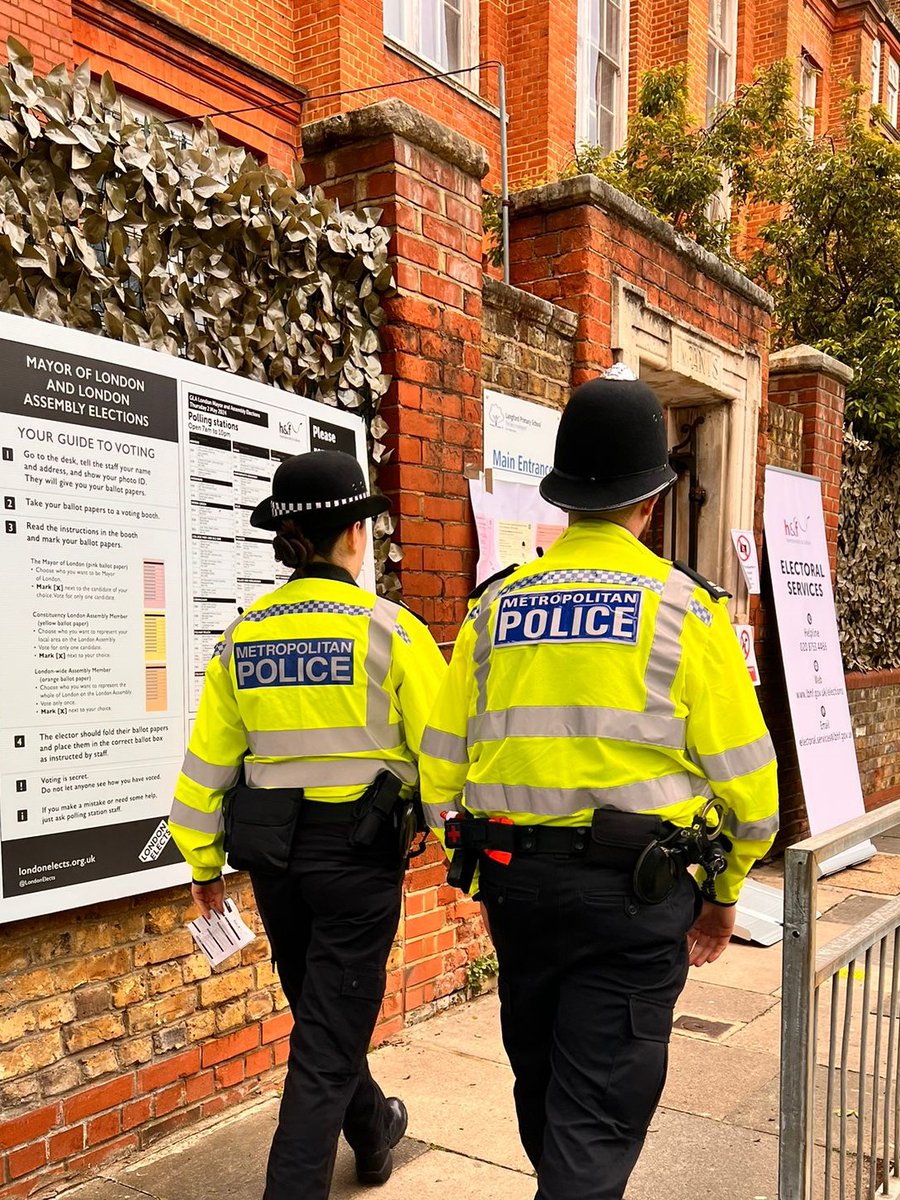 Fulham Safer Neighbourhood Teams were on patrol at Poling Stations in Fulham yesterday providing a hi-visibility presence keeping voters and ballot staff safe and well. #MyLocalMet #FulhamSNT #CommunitySafety #VoteSafe #Police #Fulham