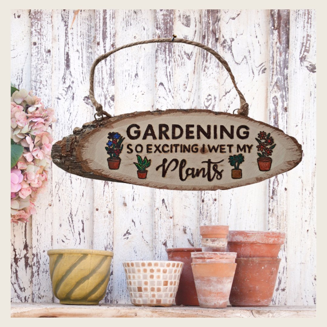 Happy #worldnakedgardeningday! Need a gift for a #gardening lover? This hand burnt rustic plaque is perfect for a garden shed or allotment. woodenyoulove.co.uk/product/handma… #MHHSBD #firsttmaster #GardeningTwitter #earlybiz