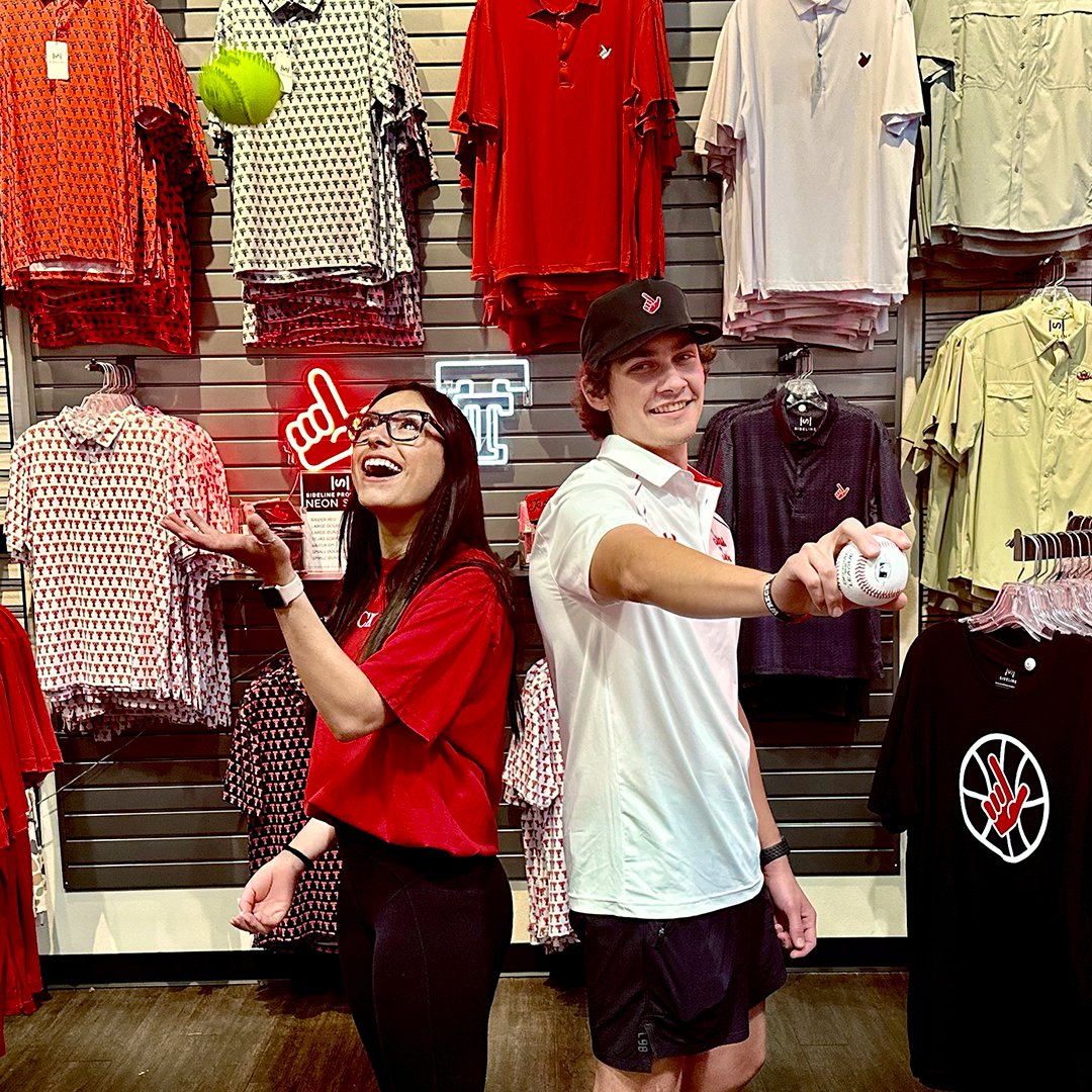 FLASH SALE celebrating the last homestand for your Red Raiders: 🥎 vs #1 Texas and ⚾️ vs #22 Oklahoma

ALL Tech sale items are up to 50% OFF, reg priced items are 25% OFF with code TECHFLASH bit.ly/3dKekbS May 3-5. Neon signs excluded.

#cardinalssportcenter #WreckEm