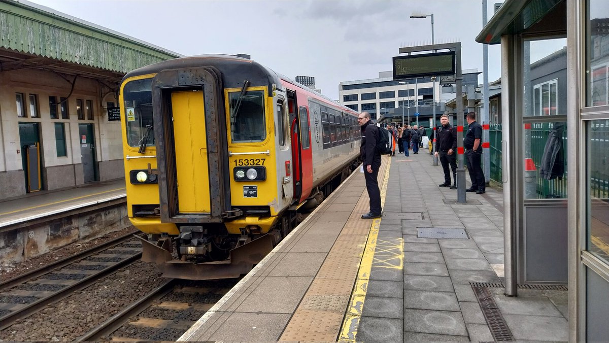 153327 (with 153325) at Cardiff Central with 2P61 to Penarth